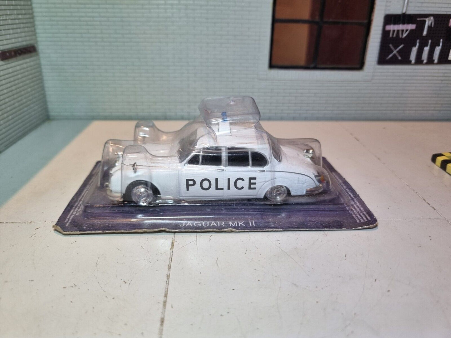 Jaguar 1959 Mk2 Police Car Ex Magazine 1:43