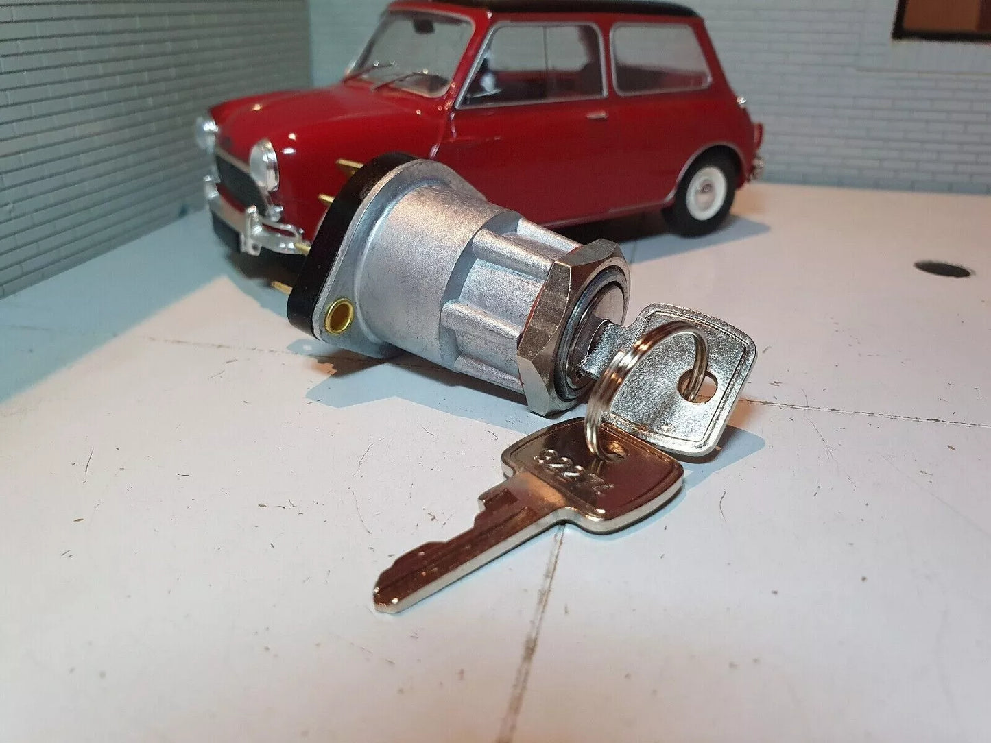 Reproduction Petrol Ignition Switch, Barrel & Keys 30608