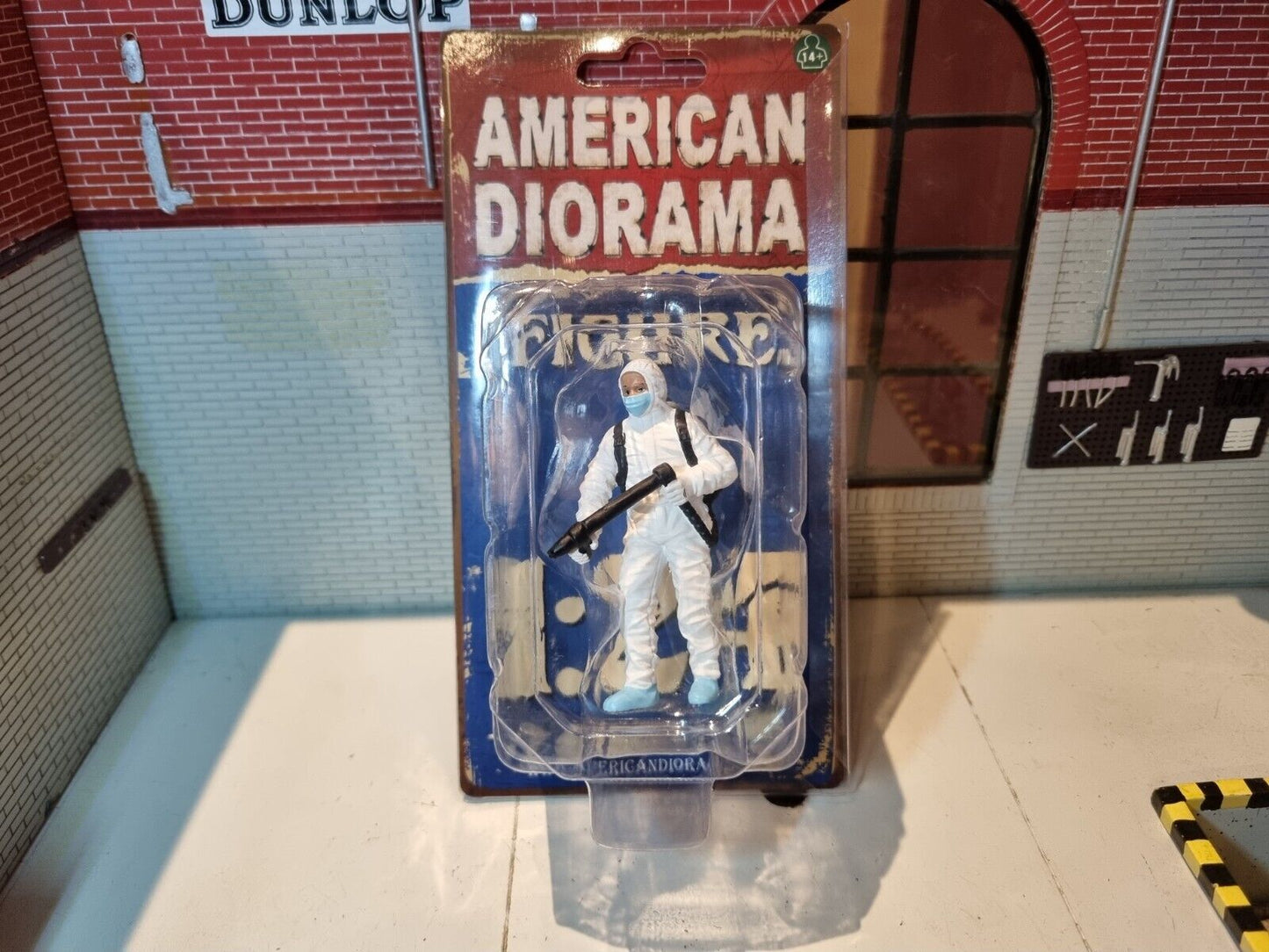 "Hazmat Crew Figure 1" AD-76367 American Diorama 1:24