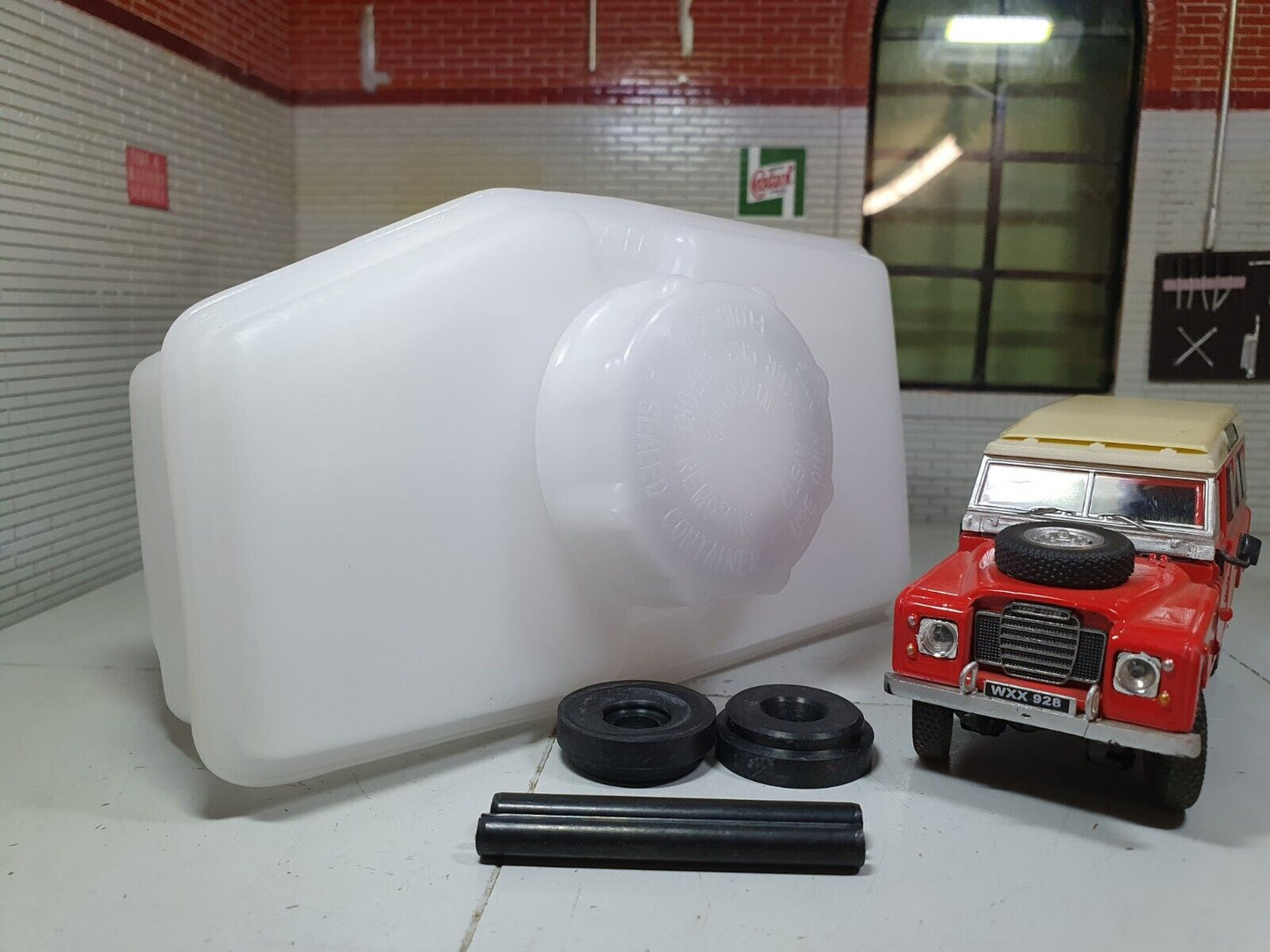 Land Rover Brake Fluid Master Reservoir Series 3 90 110 AEU1045