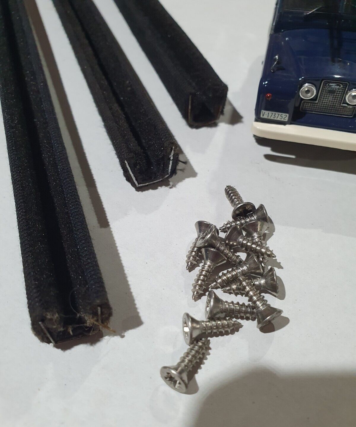 Land Rover Series 2 2a Door Top Window Channel Set & Stainless Screws