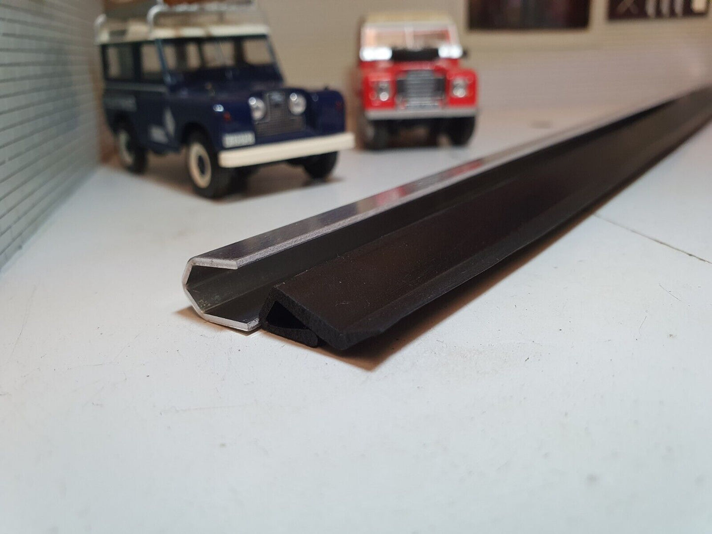 Land Rover Series 2 2a 3 Door Top Sliding Window Seal Filler Strip 330660 330661