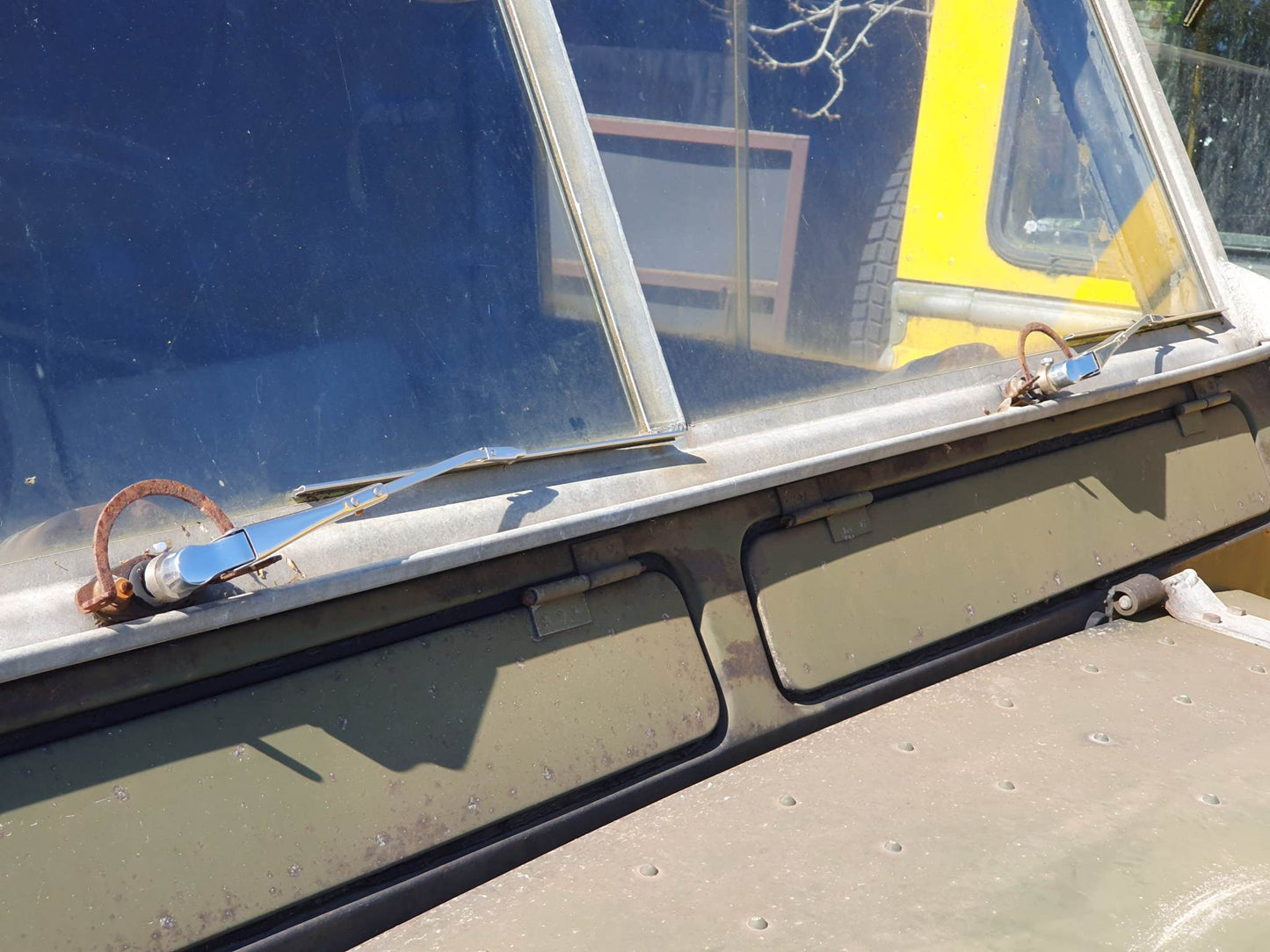 Land Rover Series 2 2a Earlier type (1958-67) Stainless Wiper Arm & Blade Set Bayonet Push Fit RTC376