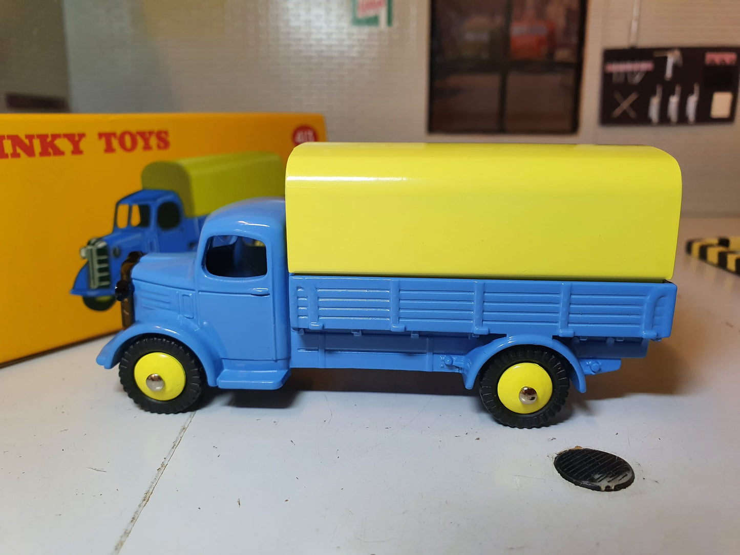 Austin Covered Wagon #413 Dinky