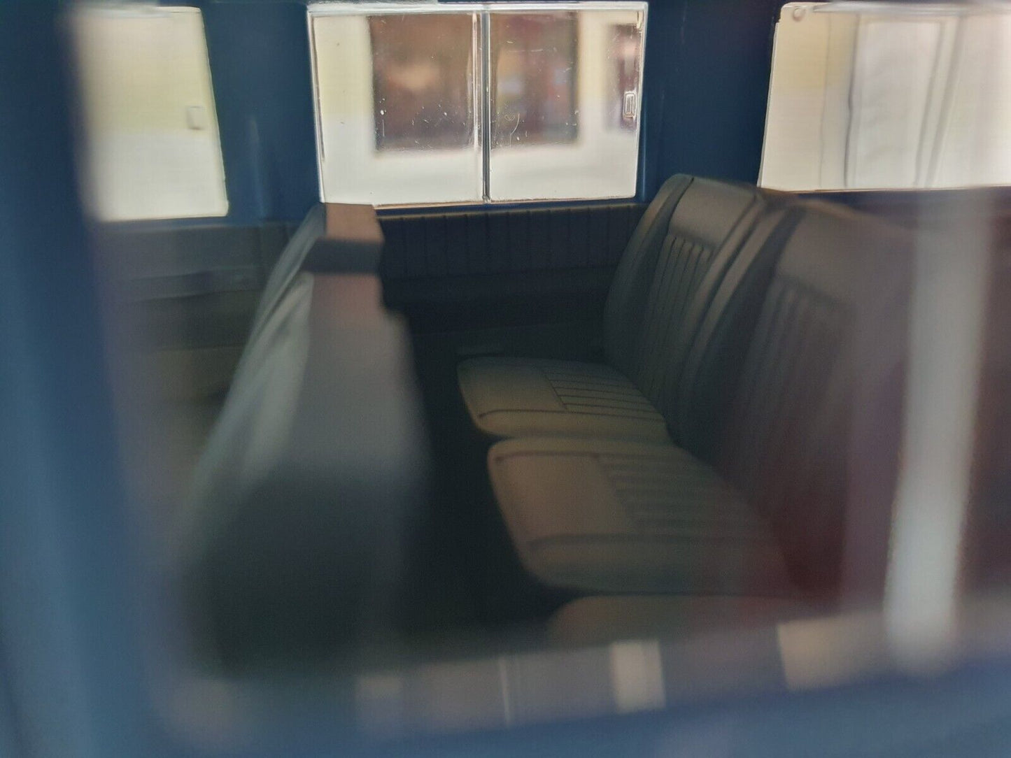 Land Rover Santana Series 3 Station Wagon WB124150 Whitebox 1:24