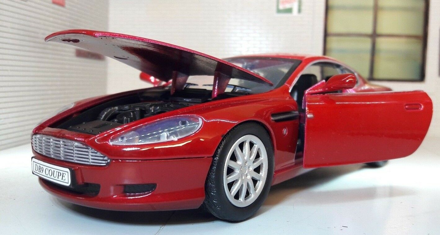 Aston Martin 2004 DB9 V12 73321 Motormax 1:24