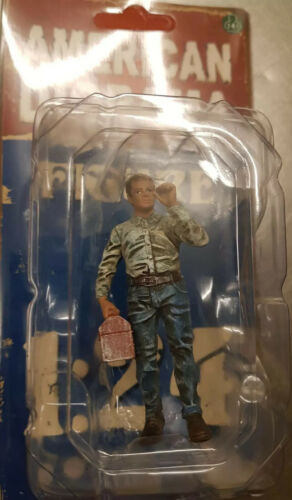 Mechanic Garage Man Diorama Chainsmoking Larry 1:24 Scale Modle