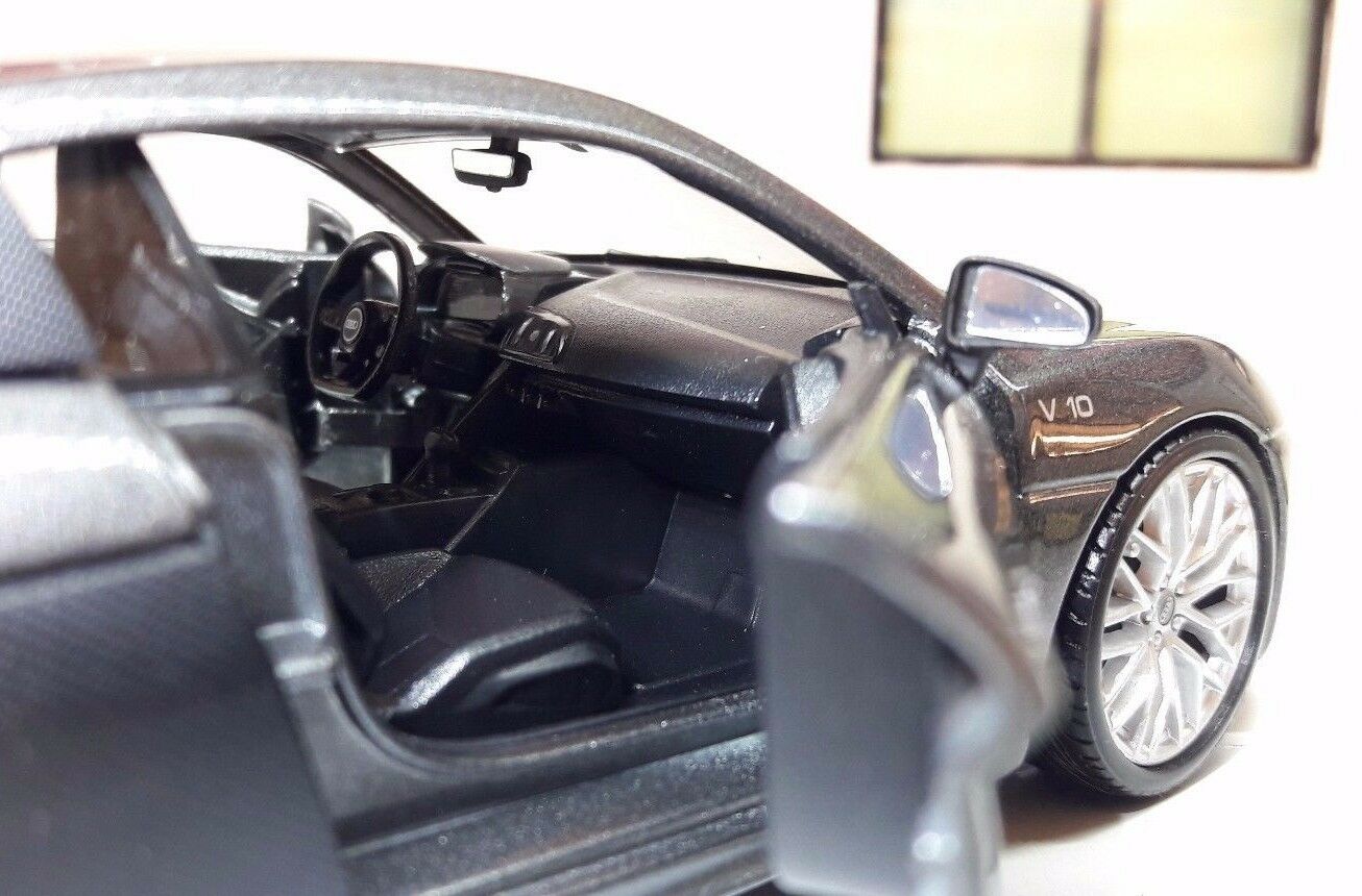 Audi 2015 R8 V10 31513 Maisto 1:24