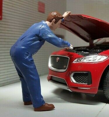 G LGB 1:24 Scale Mechanic & Spanner Under Bonnet Hood Figure Garage Workshop Diorama