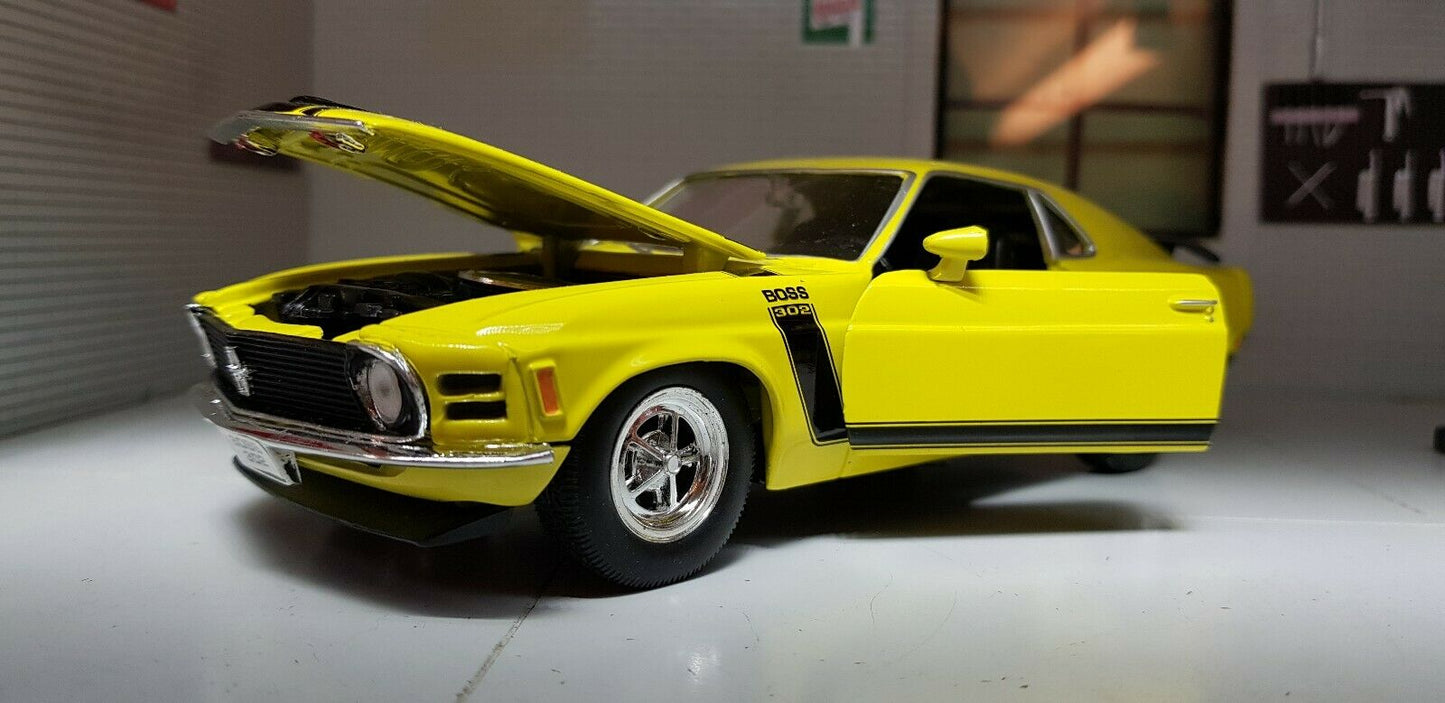 Model Ford Mustang 302 GT 1970 Boss Yellow 1:24 Scale Welly Diecast Detailed Car