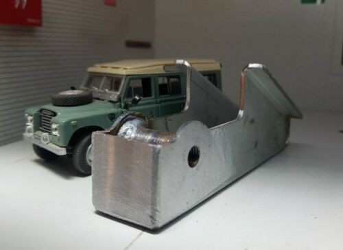 Land Rover Series 3 Bulkhead Panel Windscreen Pivot Support Repair Bracket UNF