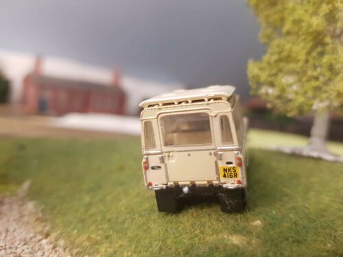 Land Rover Series 3 Station Wagon 1977 SWB Limestone Oxford 1:76