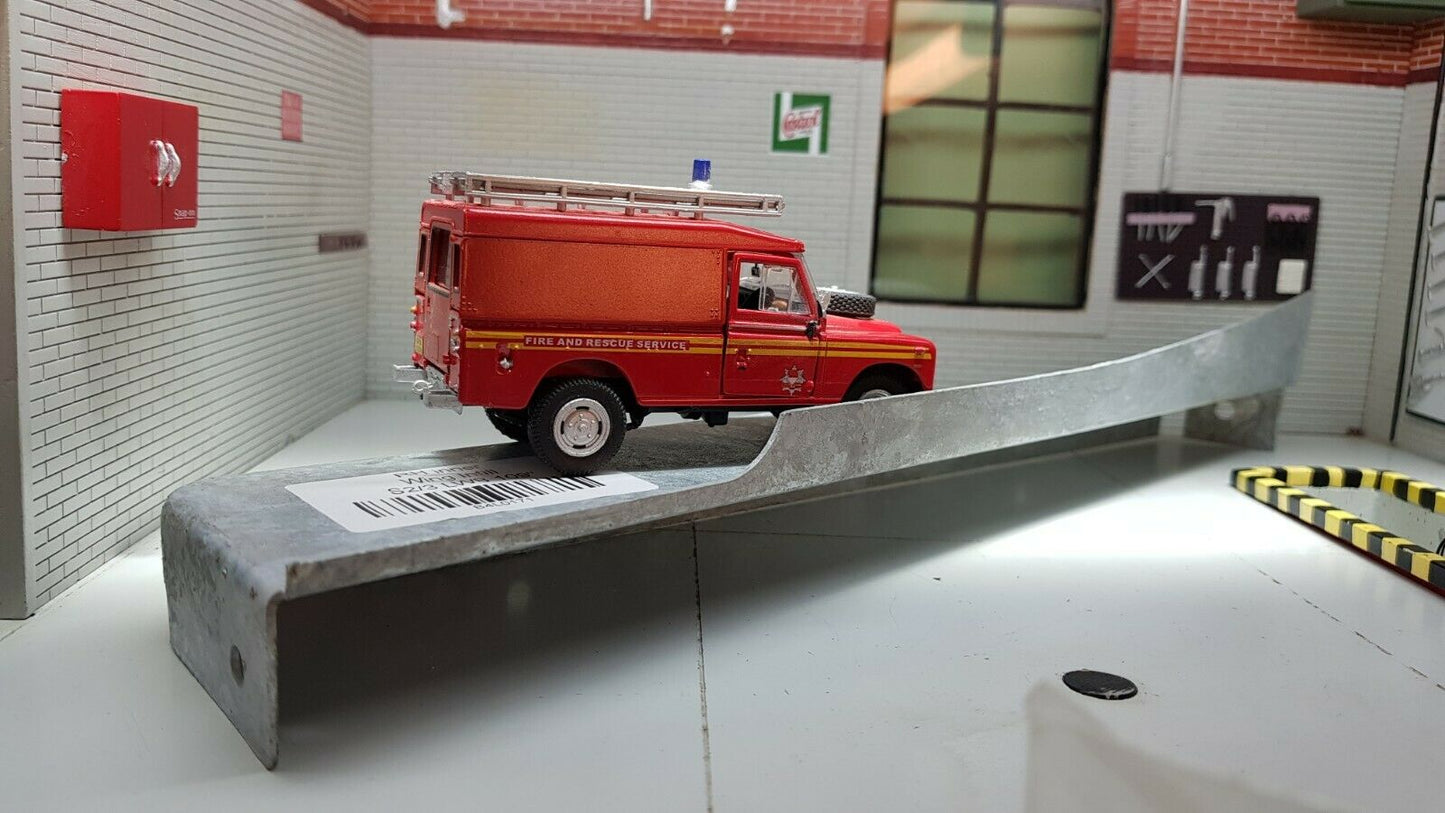 Land Rover Series 2 2a 3 LWB 109 Panneau de remplissage d'aile avant gauche galvanisé 330534