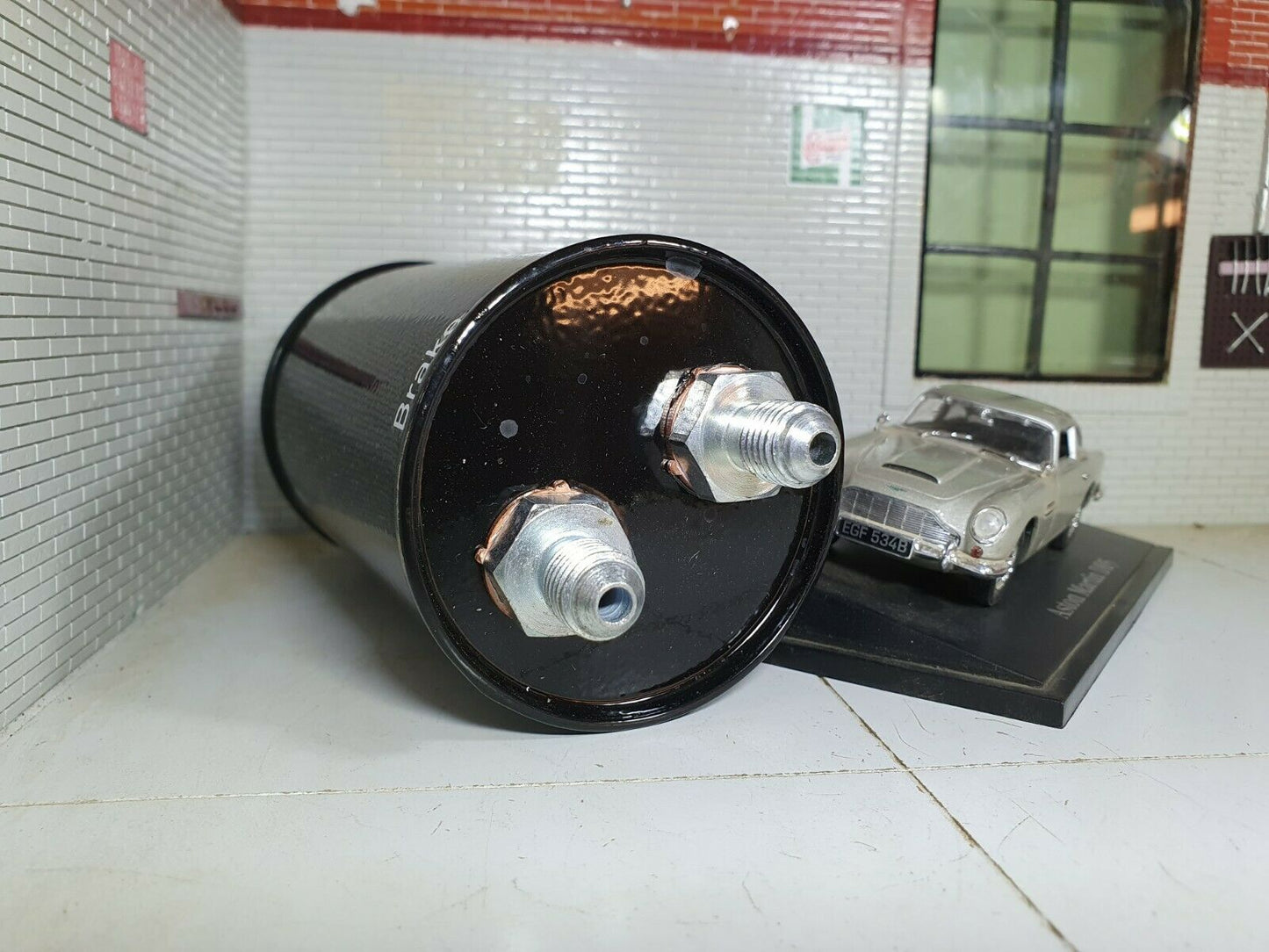 Aston Martin DB4 DB5 DB6 DBS DBS V8 AM Bouteille de réservoir de frein d'embrayage à double sortie