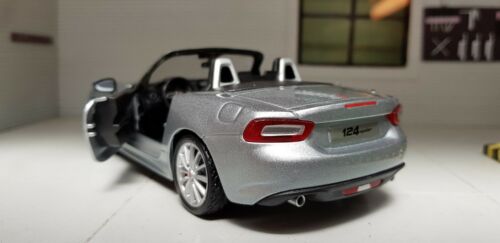 Fiat 2016 Spider 124 Convertible 21083 Bburago 1:24