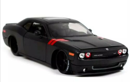 Dodge 2008 Challenger SRT8 Maisto 32529 1:24