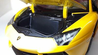 Lamborghini Aventador LP700-4 24033 Welly 1:24