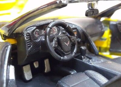 Chevrolet Corvette Convertible 2014 Yellow Maisto 1:24