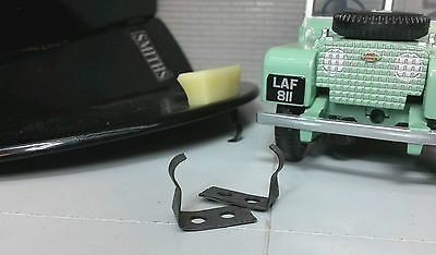 Round Smiths Heater Door Retaining Catches Clips x2