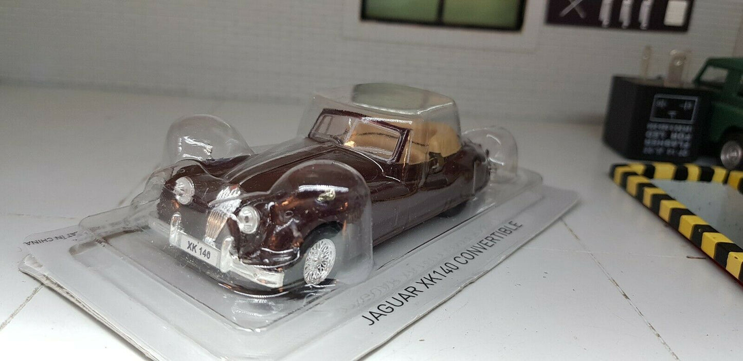 Modèle de voiture moulé sous pression Jaguar XK140 1954 XK Convertible rouge/marron, échelle 0 O, 1:43