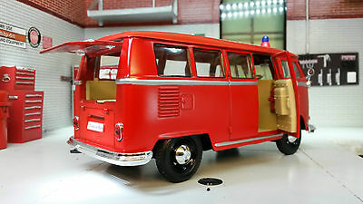 Volkswagen VW T1 1962 Fire Engine Feuerwehr 22095 Welly 1:24