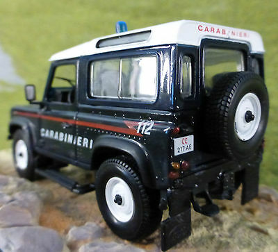Land Rover Defender TD5 90 Italian Carabinieri Police 1:43
