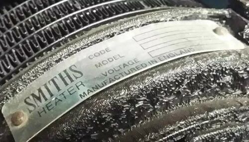 Nieten für Informationsschilder aus Metall