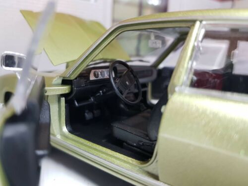 Peugeot 504 1975 Saloon 24001 Welly 1:24