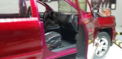 Chevrolet 2017 Silverado LT-Z71 1500 Maisto 1:27/24