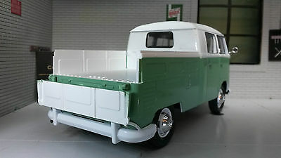 Volkswagen 1962 T1 Type 2 Double Cab Pickup 79343 Motormax 1:24