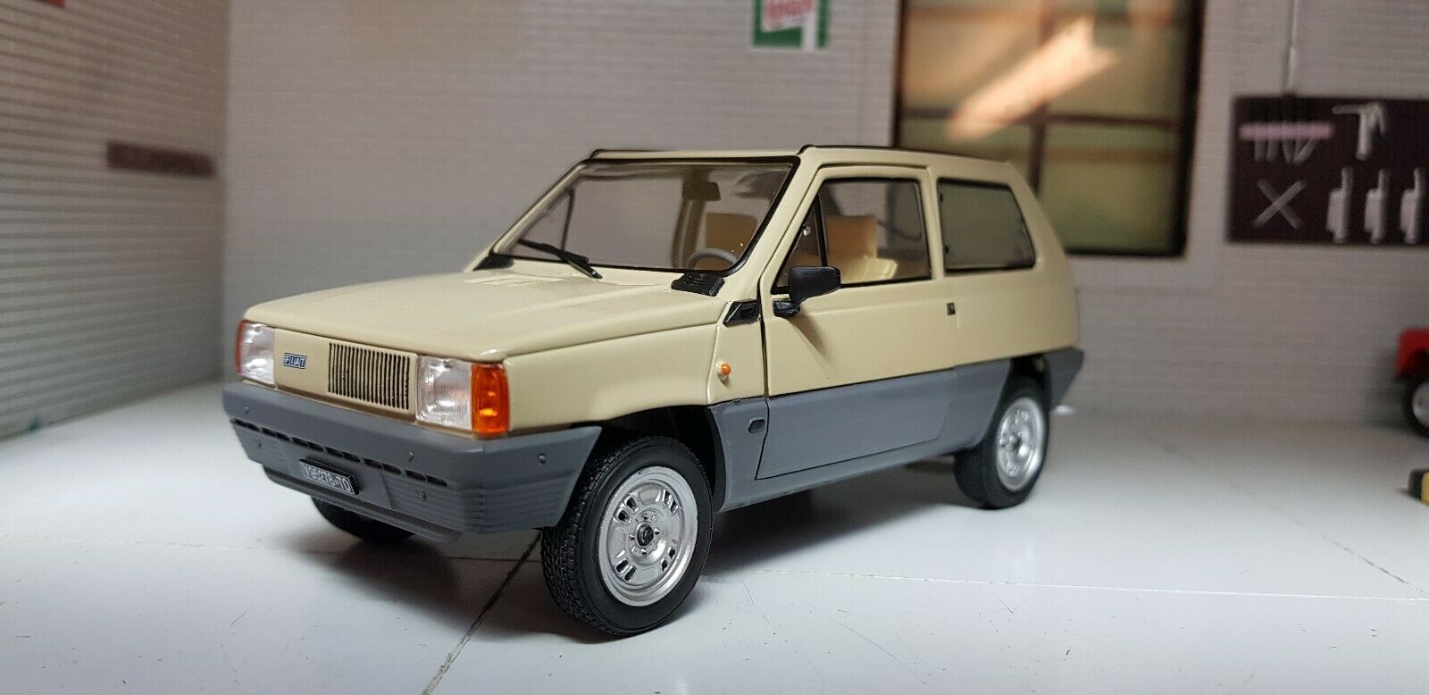 OPO 10 - Voiture Miniature de Collection 1/24 Compatible avec Fiat Panda  45-1980 - VC003