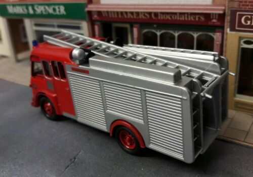 Bedford TK Carmichael Powys Welsh Fire Brigade Engine Oxford 1:72/1:76