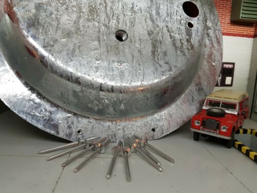 Plat galvanisé de bâti de roue de secours de capot 333458 330600 Land Rover Series 2 2a 3