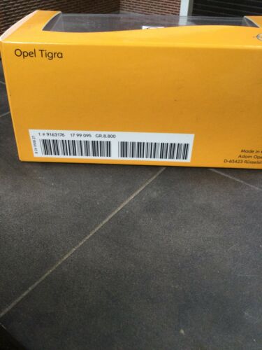 Opel Tigra Twin Top Convertible 1:43