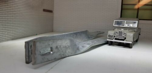 Land Rover Series 1 Body Stay Brackets Galvanised LWB 107 109 303977 304722 Set