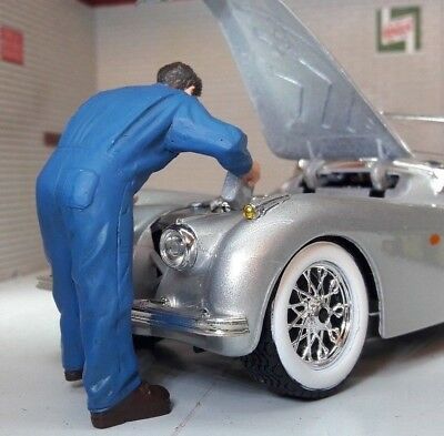 G LGB 1:24 Scale Mechanic Filling Oil Radiator Up Figure Garage Workshop Diorama