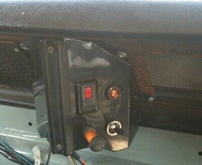 Panneau de commutation Aux pour Land Rover série 3, prise de chargeur USB, tableau de bord auxiliaire (entrée gauche ou droite/ou vide)