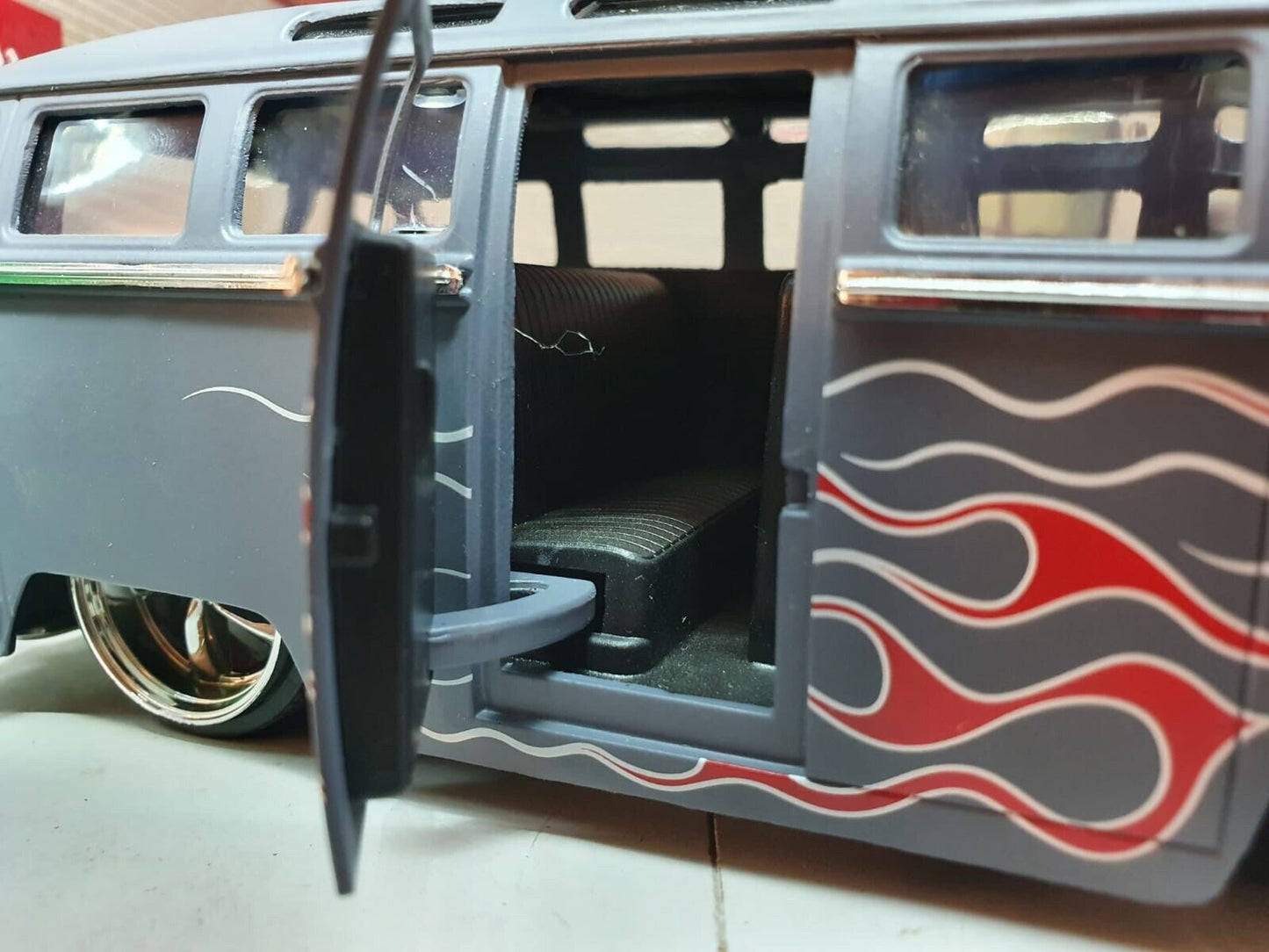 VW T1 Custom Flames Samba Split Screen Lowered Van Jada 1:24