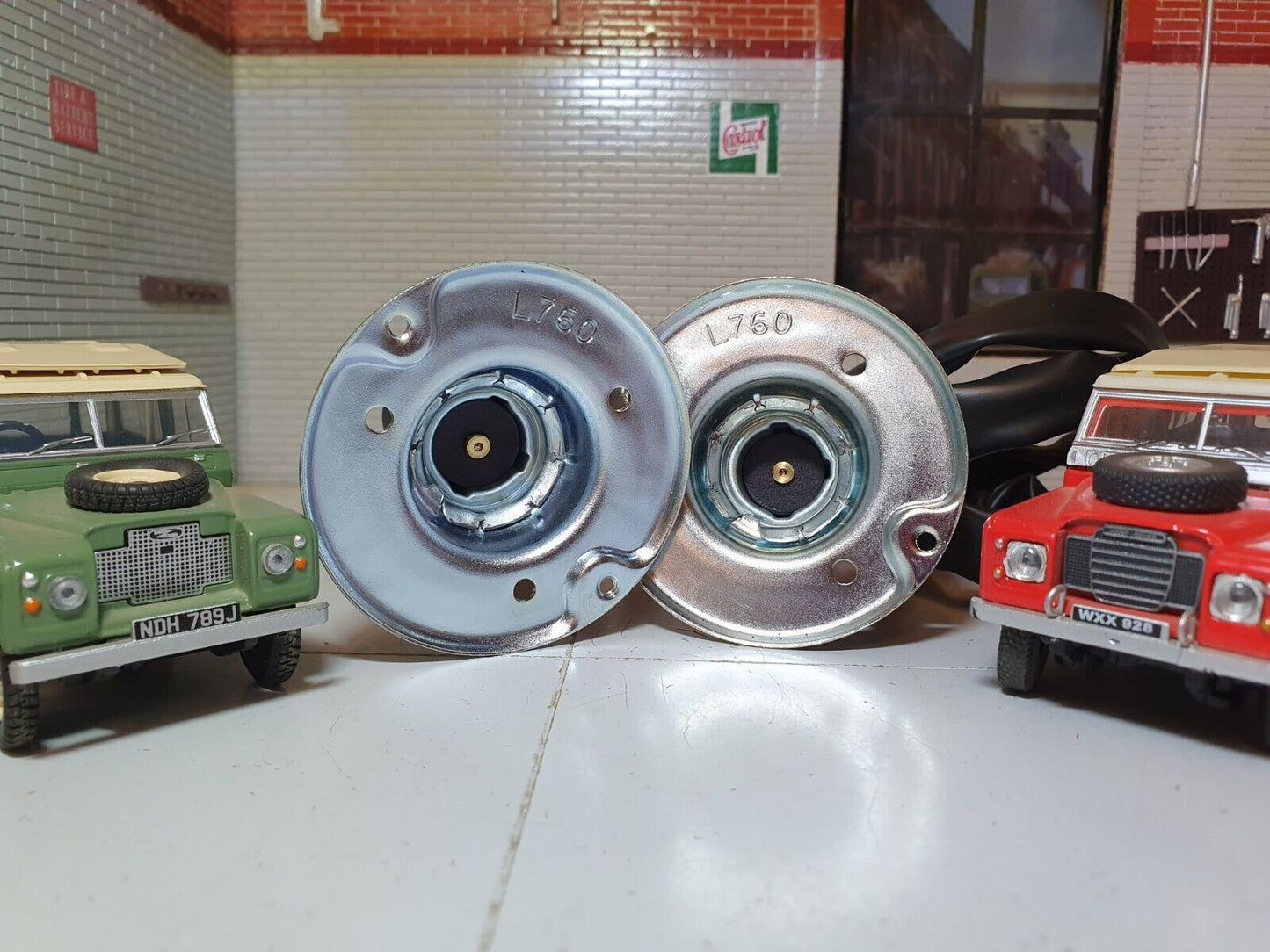 Series 2a, 3 Indicator Sidelight / Indicator Bulbholder Lucas Type L760 L874