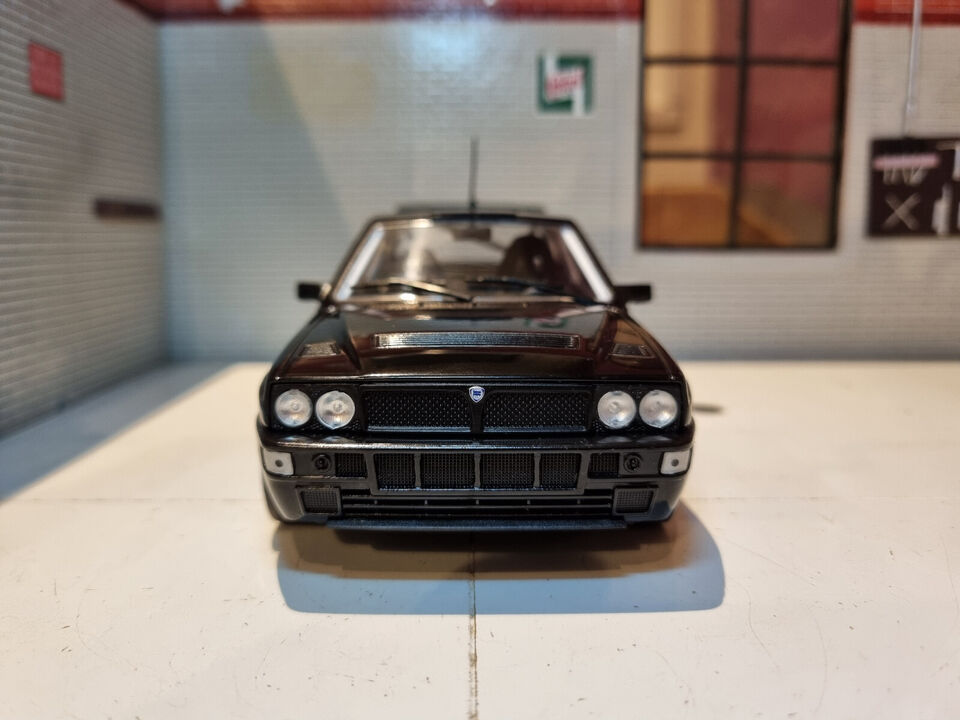 Maquette de voiture en plastique Lancia Delta HF Intégrale 16v « Rallye