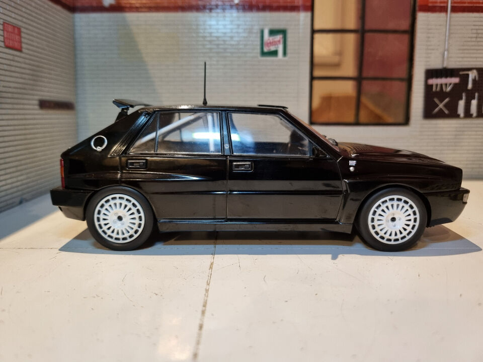 Lancia Delta 1989 Integrale 16v 124087 Boîte blanche 1:24