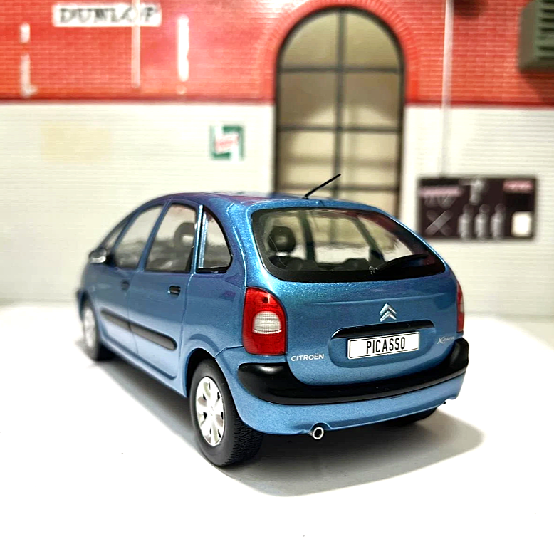 Citroen 1998 Xsara Picasso 124233 Whitebox 1:24