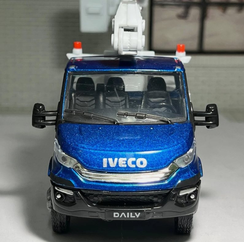 Iveco 2014 Daily (Various Body Types Available) 15873 NewRay 1:36