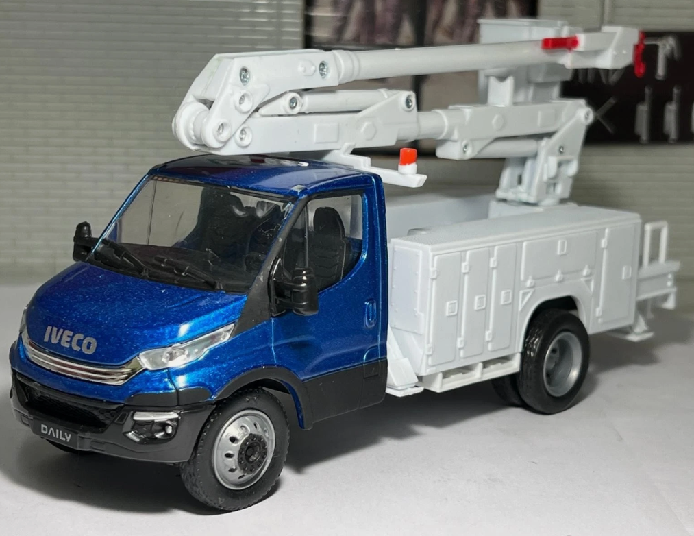 Iveco 2014 Daily (Various Body Types Available) 15873 NewRay 1:36