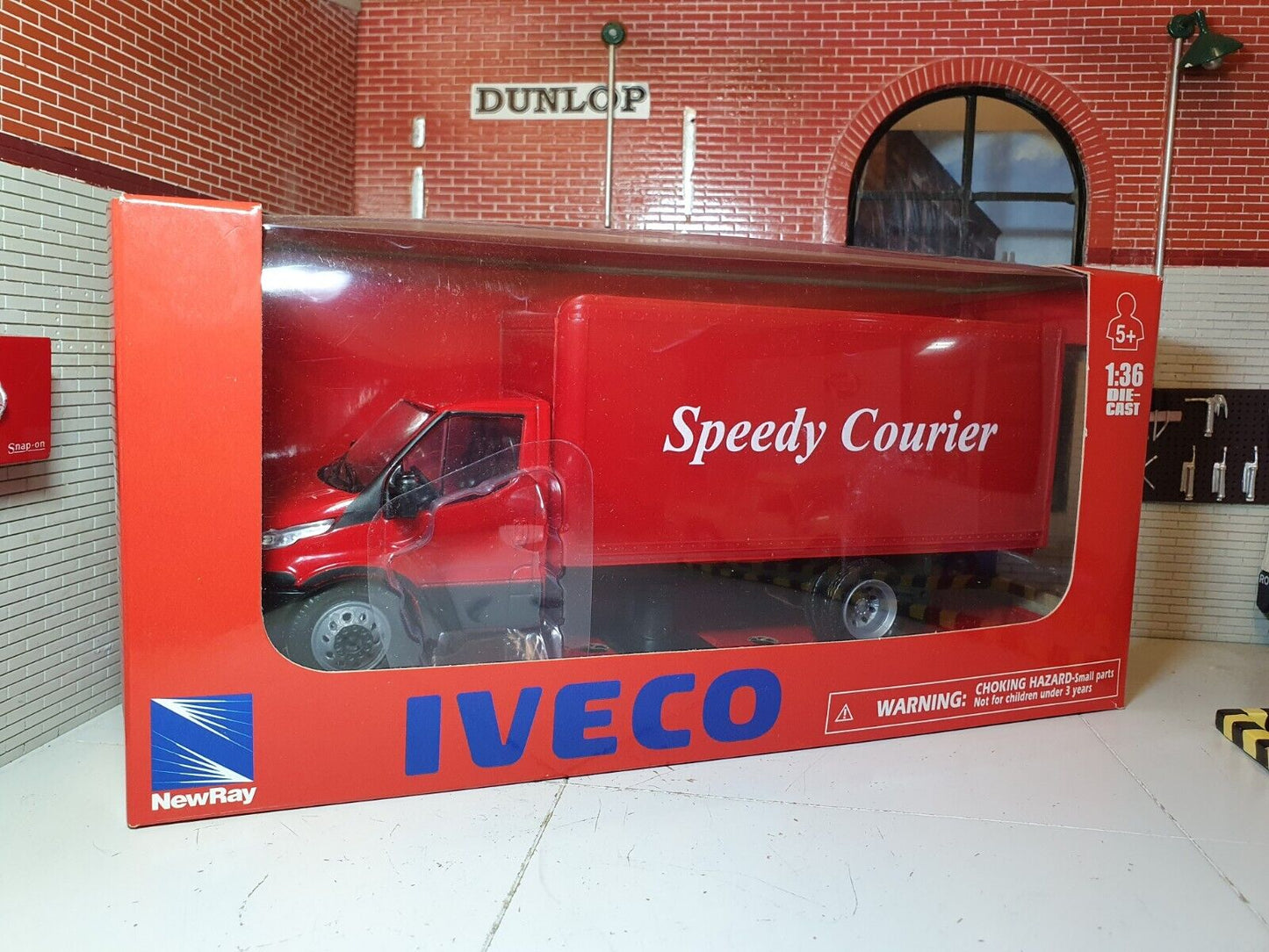 Iveco 2014 Daily (Various Body Types Available) 15873 NewRay 1:36