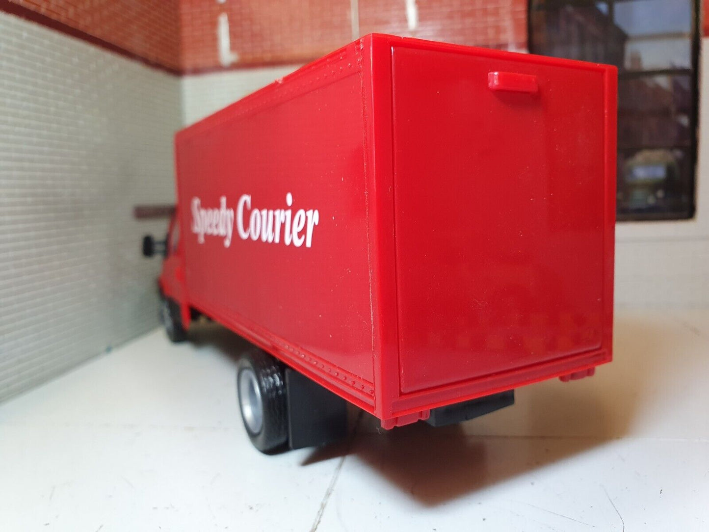 Iveco 2014 Daily (Various Body Types Available) 15873 NewRay 1:36