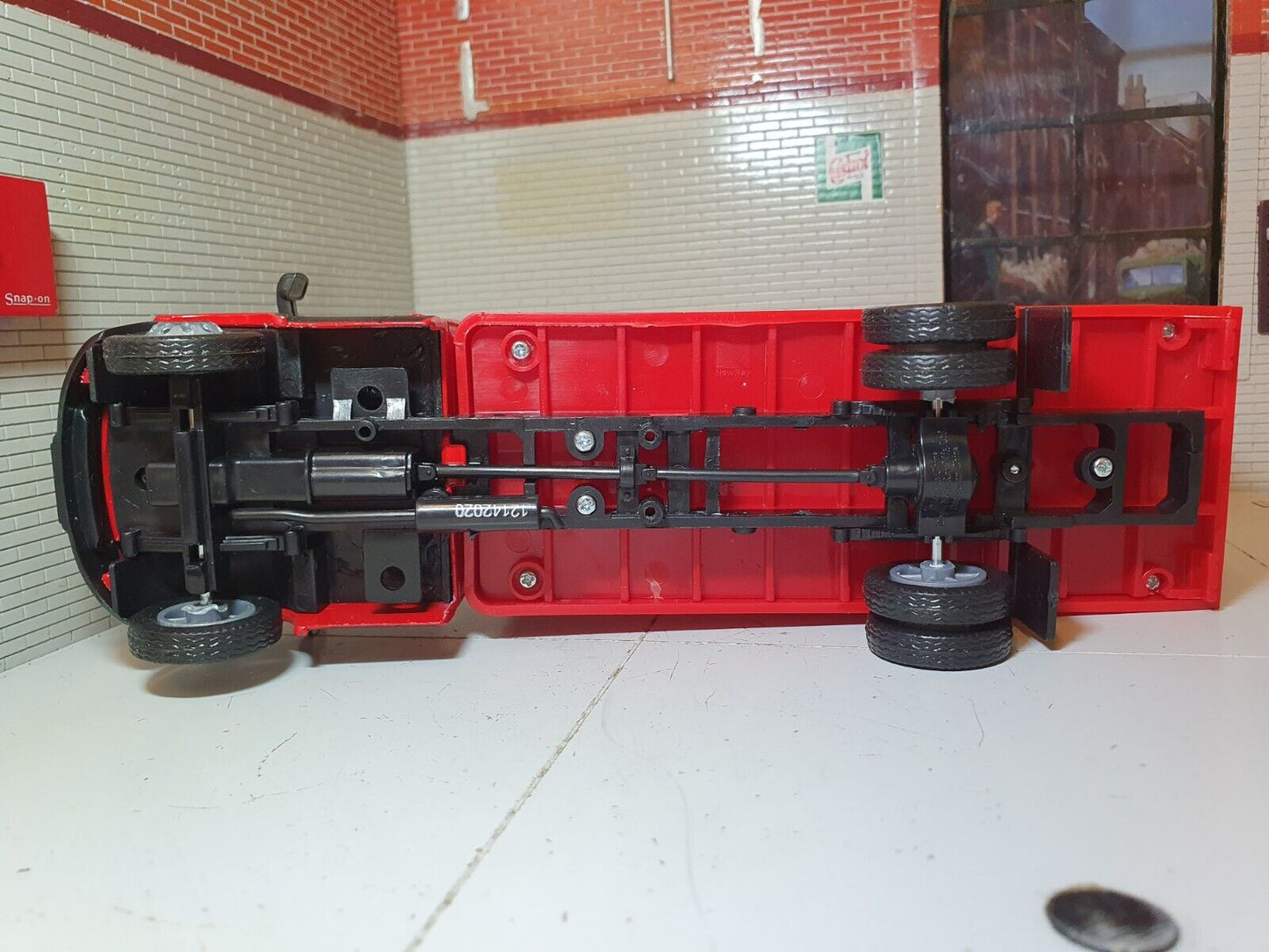 Iveco 2014 Daily (Various Body Types Available) 15873 NewRay 1:36