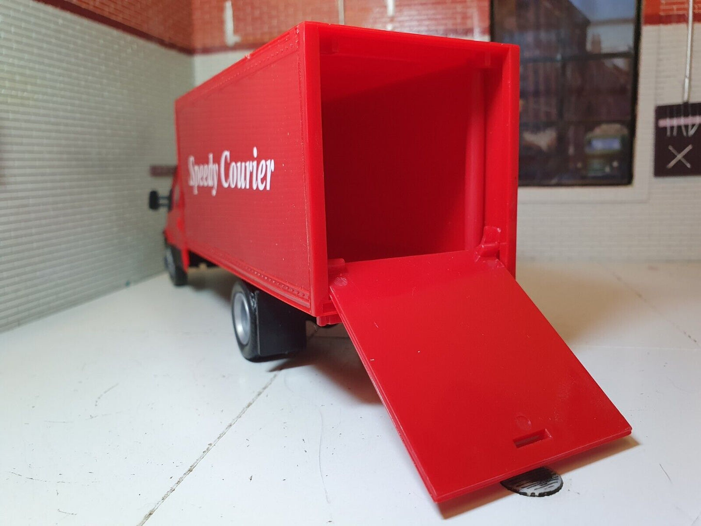 Iveco 2014 Daily (Various Body Types Available) 15873 NewRay 1:36