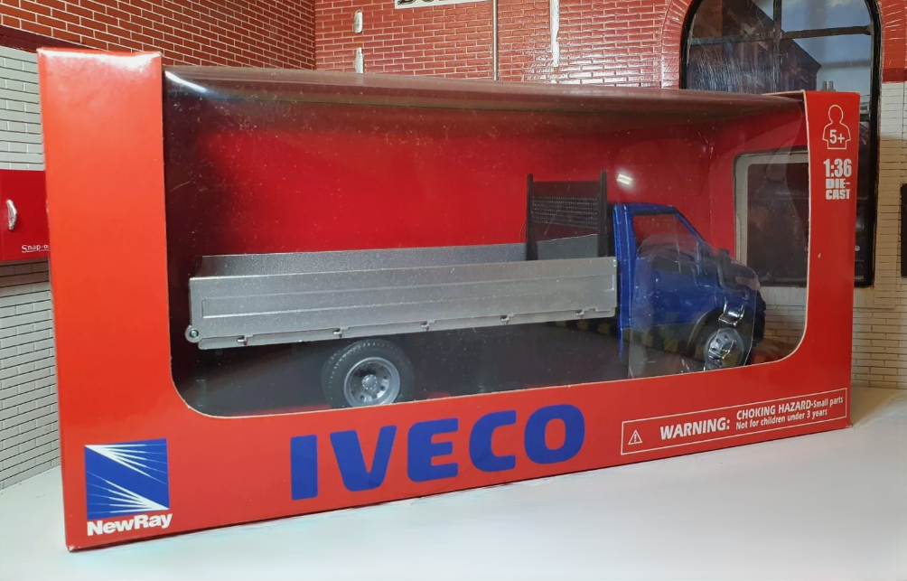 Iveco 2014 Daily (Various Body Types Available) 15873 NewRay 1:36