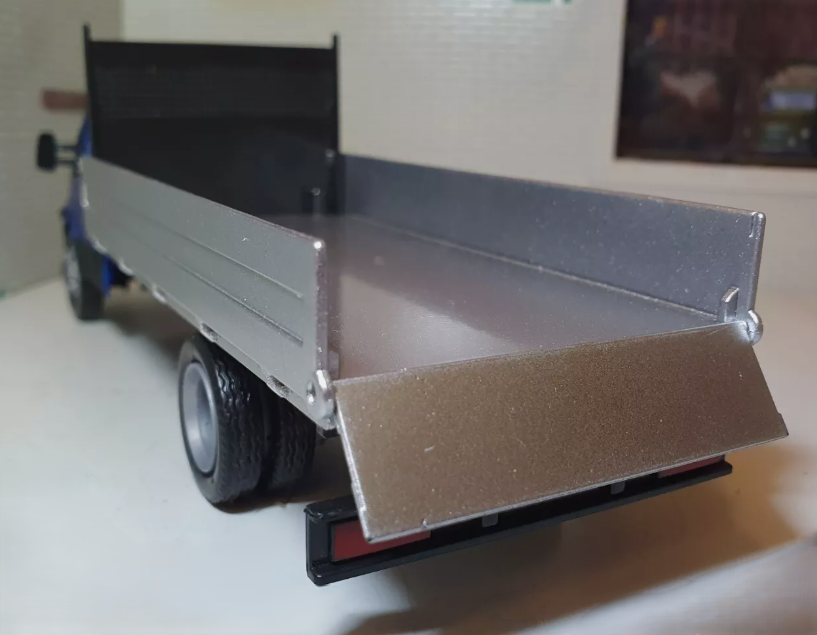 Iveco 2014 Daily (Various Body Types Available) 15873 NewRay 1:36